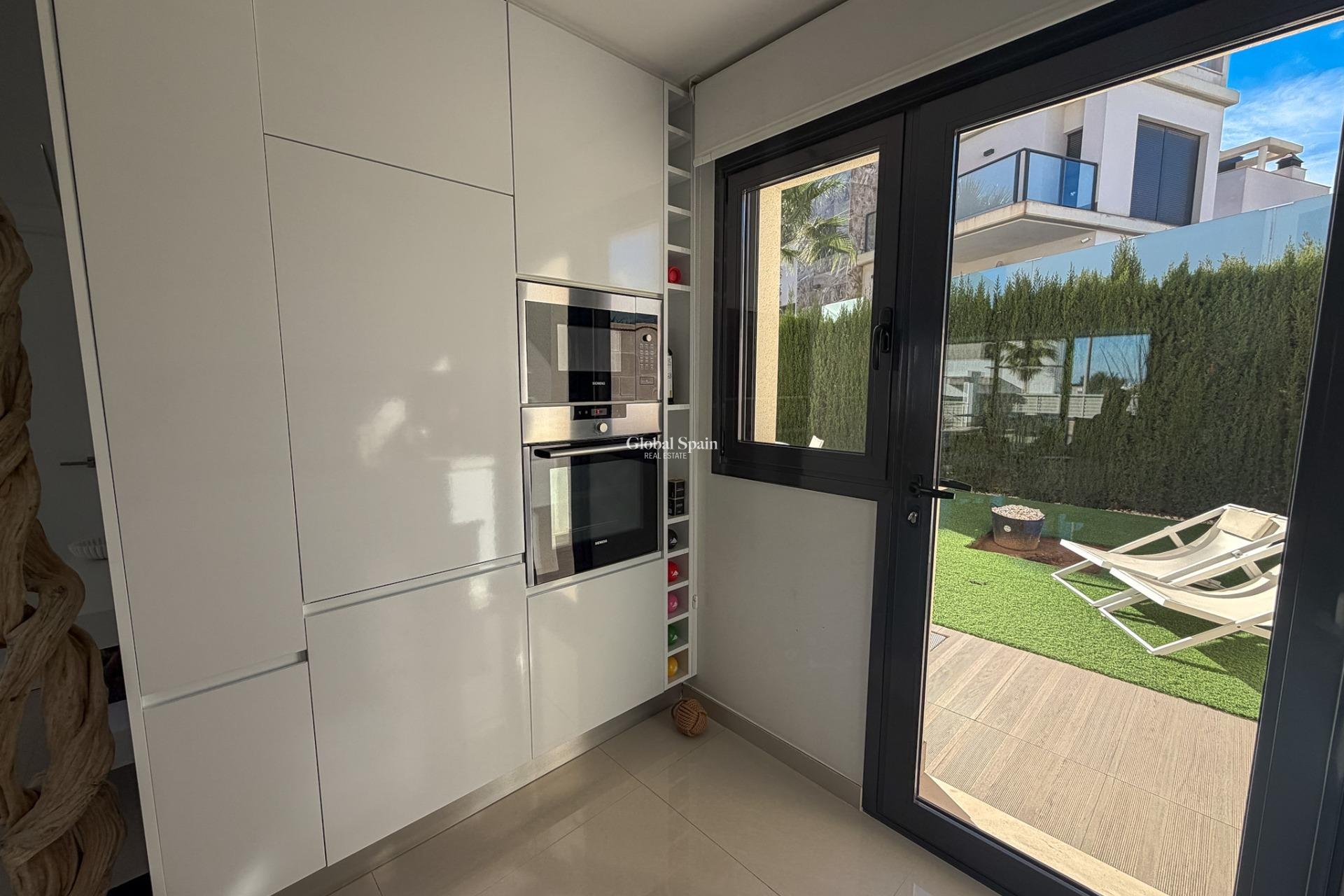 Revente - VILLA -
SAN MIGUEL DE SALINAS - Bellavista