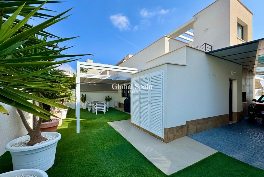 Revente - VILLA -
SAN MIGUEL DE SALINAS - Bellavista