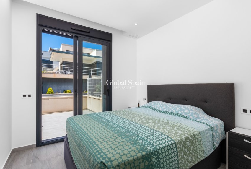 Revente - VILLA -
SAN MIGUEL DE SALINAS - Costa Blanca South