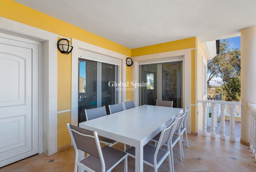 Revente - VILLA -
SAN MIGUEL DE SALINAS - Costa Blanca