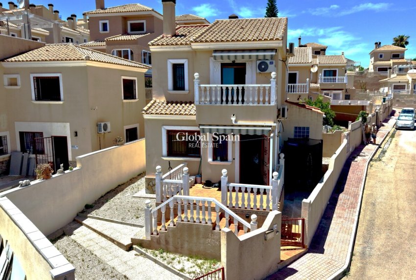 Revente - VILLA -
SAN MIGUEL DE SALINAS - Costa Blanca