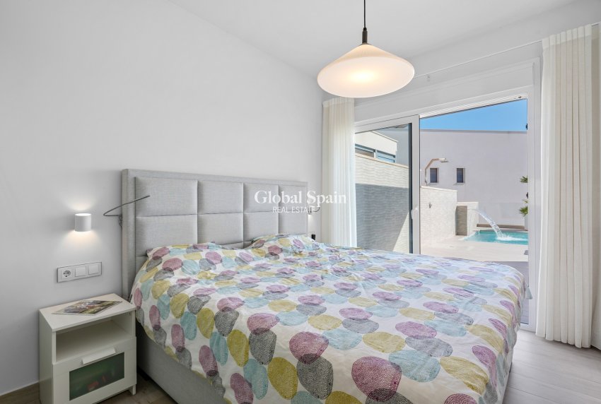 Revente - VILLA -
SAN MIGUEL DE SALINAS - Inland