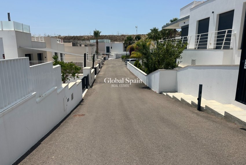 Revente - VILLA -
SAN MIGUEL DE SALINAS - Inland