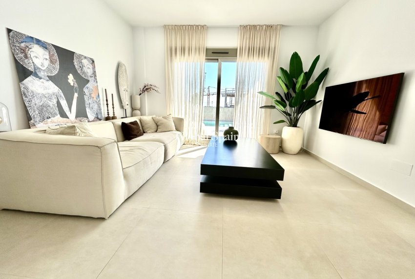 Revente - VILLA -
SAN MIGUEL DE SALINAS - Inland