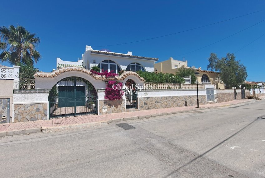 Revente - VILLA -
SAN MIGUEL DE SALINAS - Inland