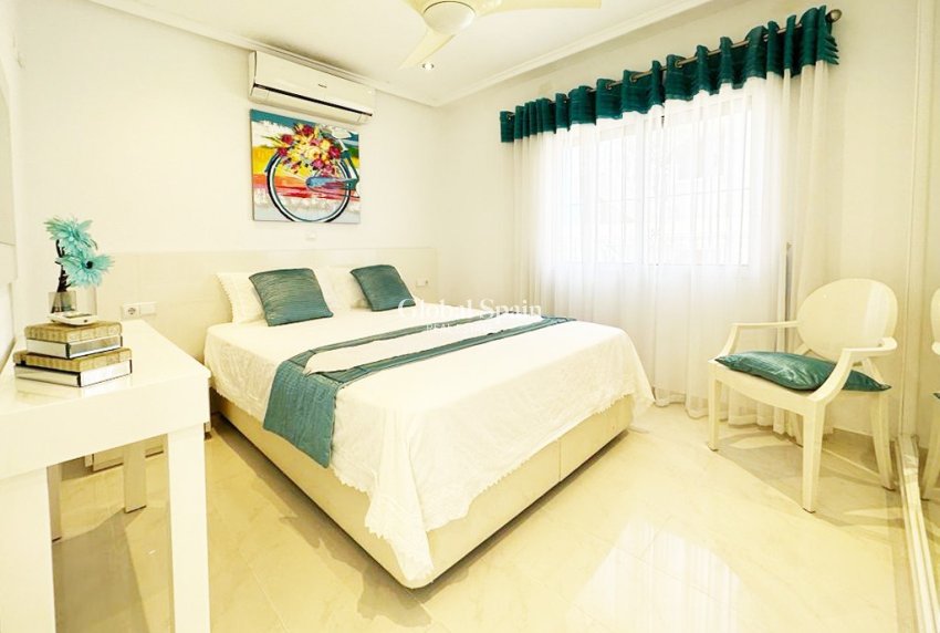 Revente - VILLA -
SAN MIGUEL DE SALINAS - Inland