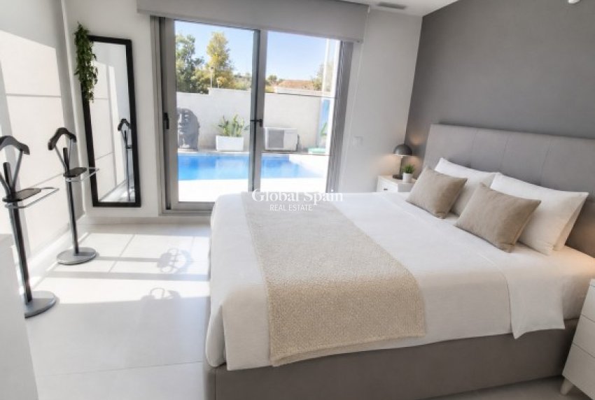 Revente - VILLA -
SAN MIGUEL DE SALINAS - Inland