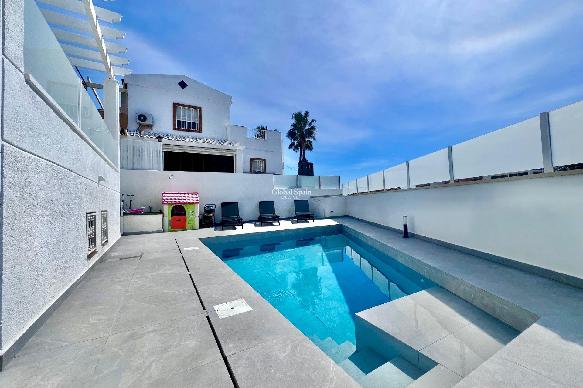 Revente - VILLA -
SAN MIGUEL DE SALINAS - Las filipinas