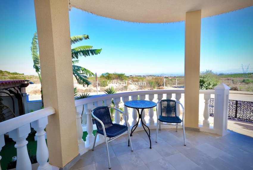 Revente - Villa -
SAN MIGUEL DE SALINAS - Residencial los flamencos