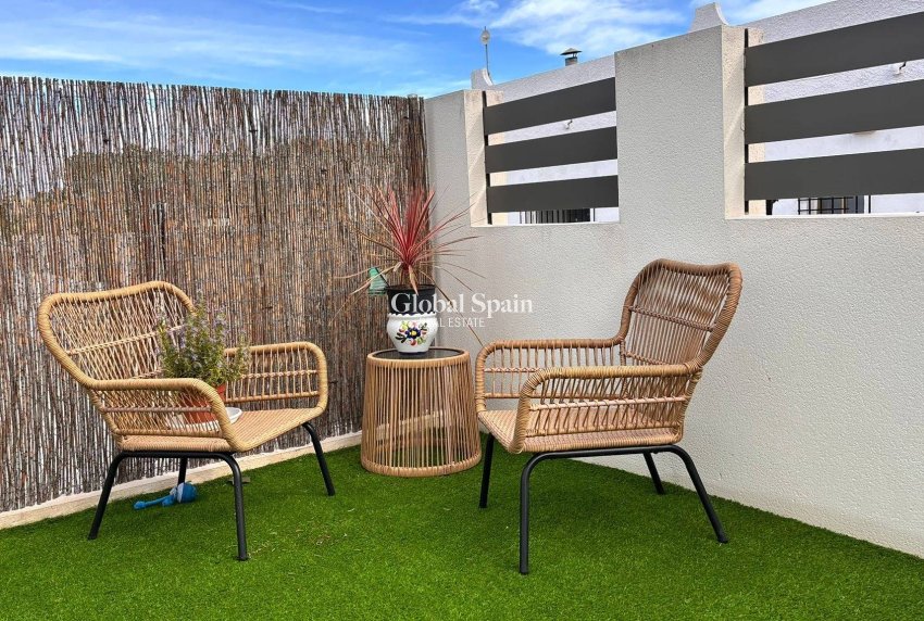 Revente - VILLA -
SAN MIGUEL DE SALINAS - Urbanizacion Blue Lagoon