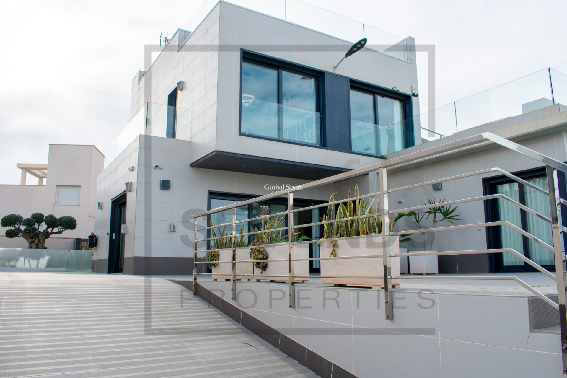 Revente - VILLA -
SAN MIGUEL DE SALINAS - Urbanizaciones