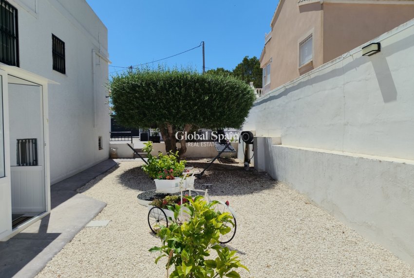 Revente - VILLA -
San Miguel / Vistabella Golf - Inland