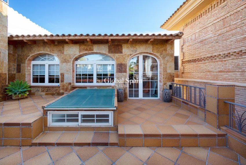 Revente - VILLA -
SAN VICENTE DEL RASPEIG - Inland