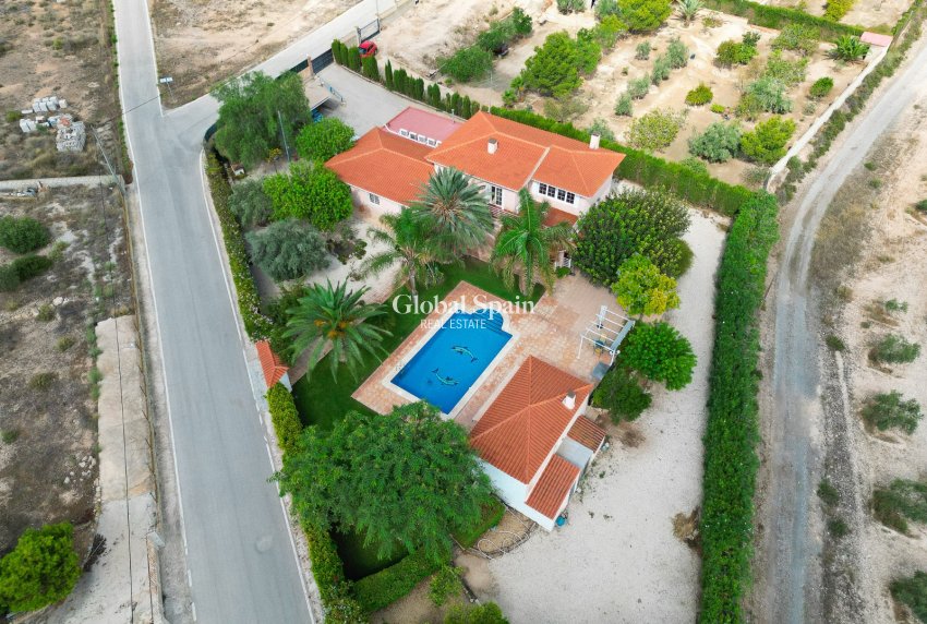 Revente - VILLA -
SAN VICENTE DEL RASPEIG - Inland