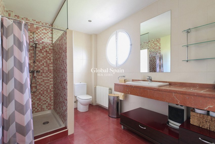 Revente - VILLA -
SAN VICENTE DEL RASPEIG - Inland