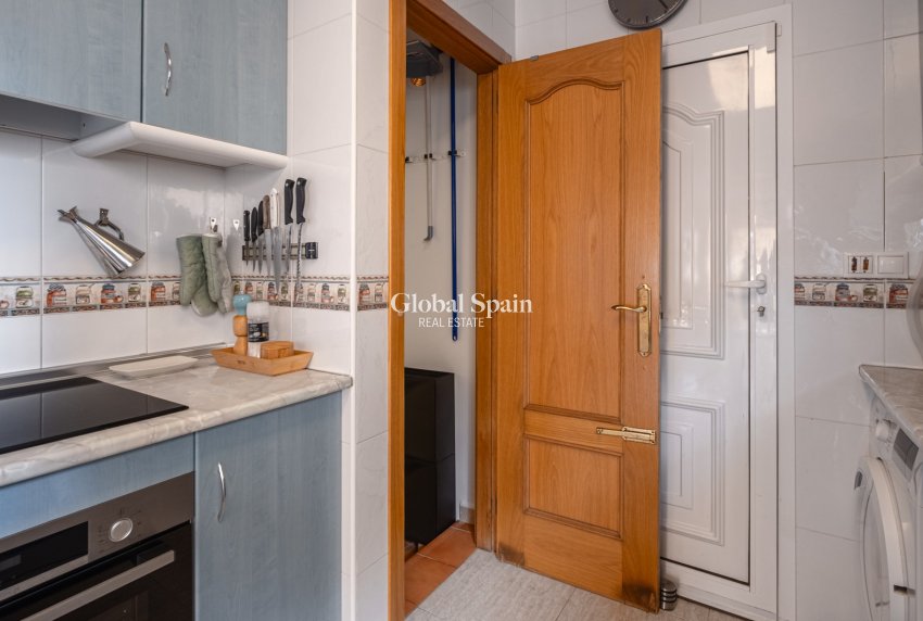 Revente - VILLA -
SANTA POLA - Costa Blanca