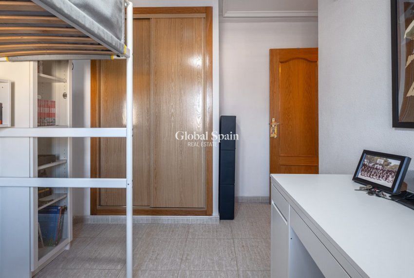 Revente - VILLA -
SANTA POLA - Costa Blanca