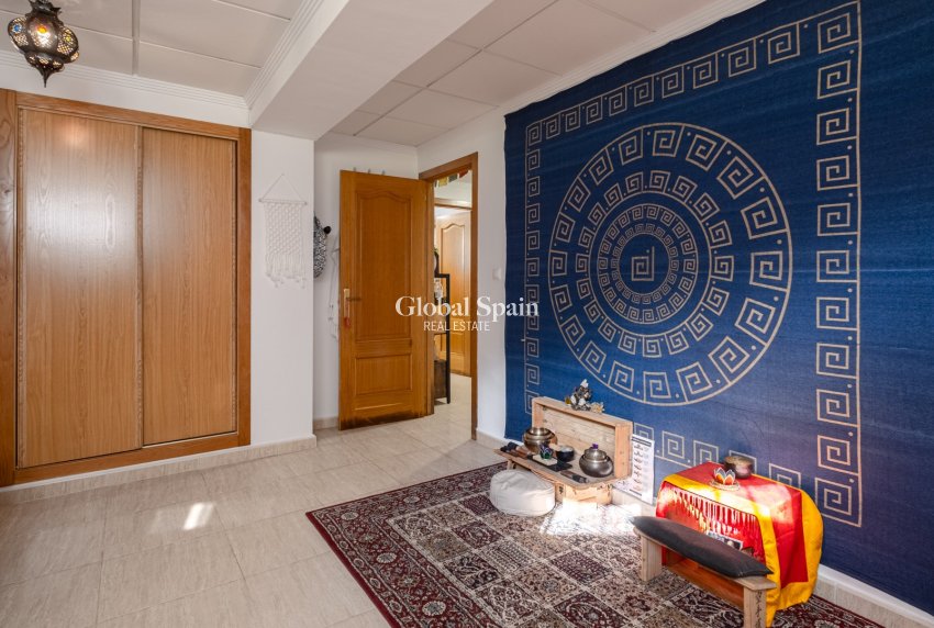 Revente - VILLA -
SANTA POLA - Costa Blanca