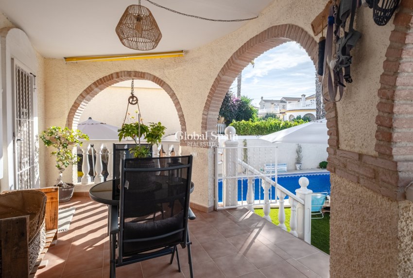 Revente - VILLA -
SANTA POLA - Costa Blanca