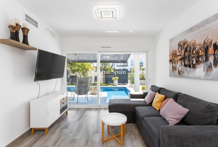 Revente - VILLA -
SANTA POLA - GRAN ALACANT