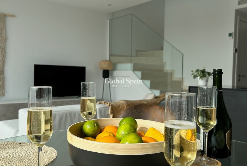 Revente - VILLA -
SANTA ROSALÍA - Inland