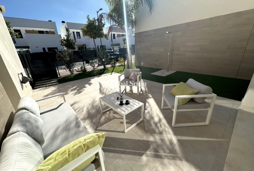 Revente - VILLA -
SANTA ROSALÍA - Inland