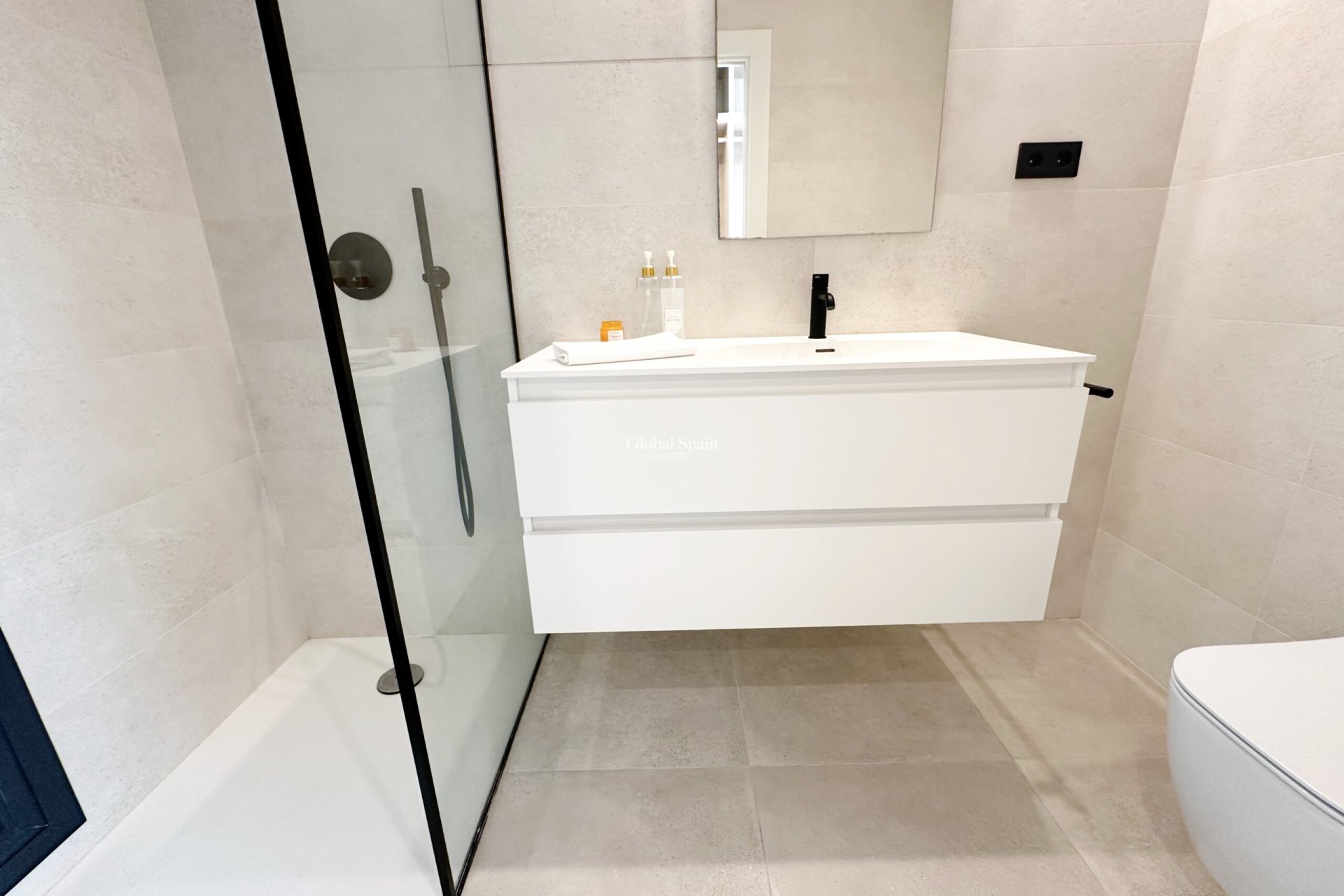 Revente - VILLA -
SANTA ROSALÍA - Inland