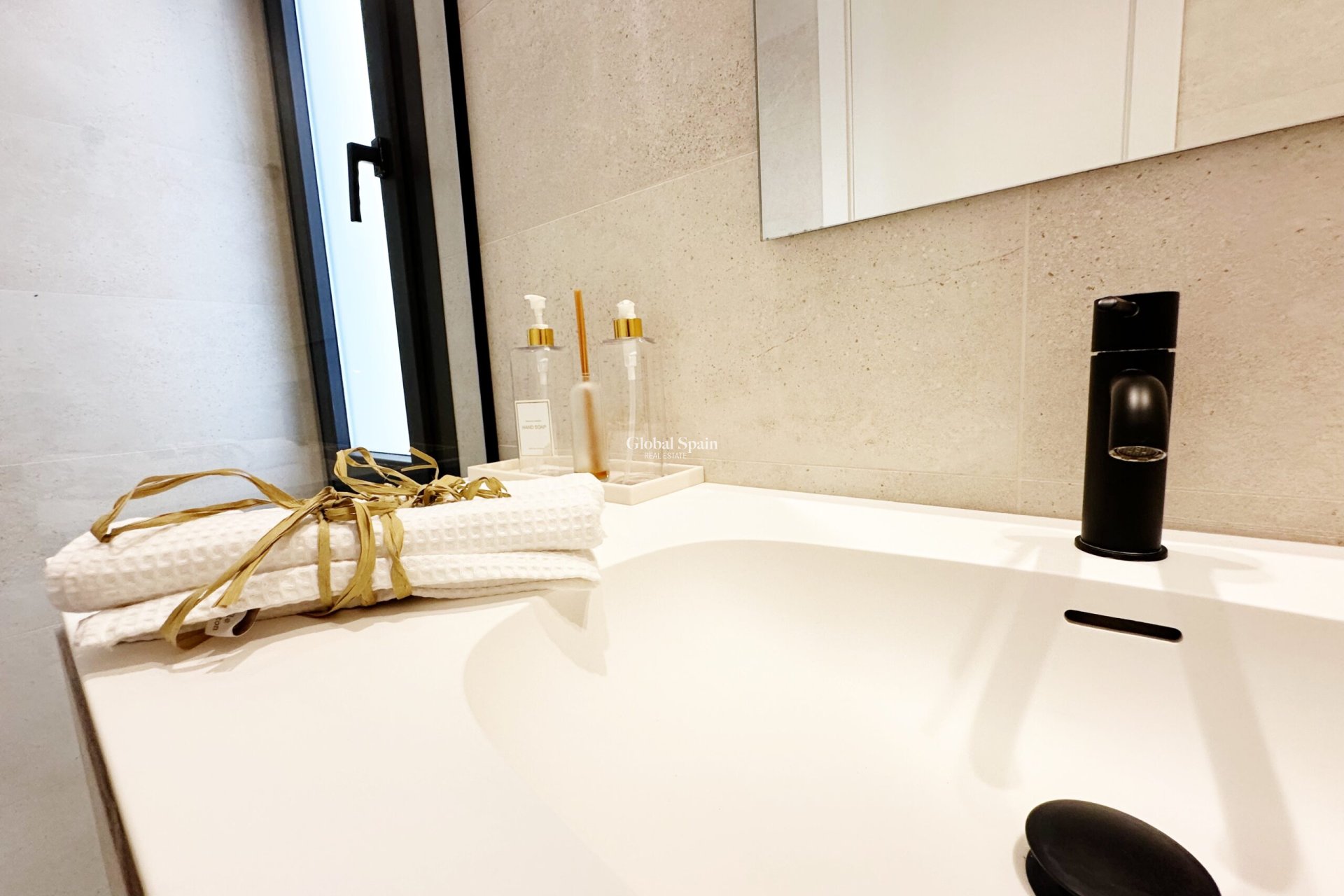 Revente - VILLA -
SANTA ROSALÍA - Inland