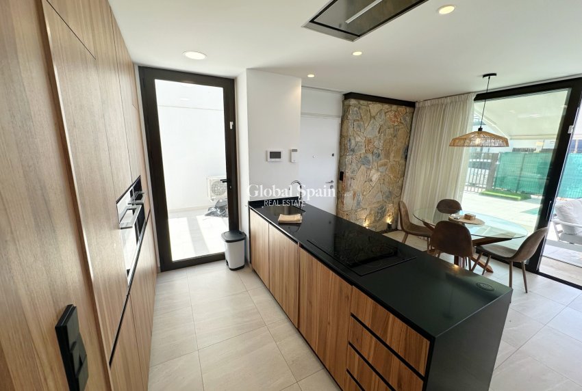 Revente - VILLA -
SANTA ROSALÍA - Inland