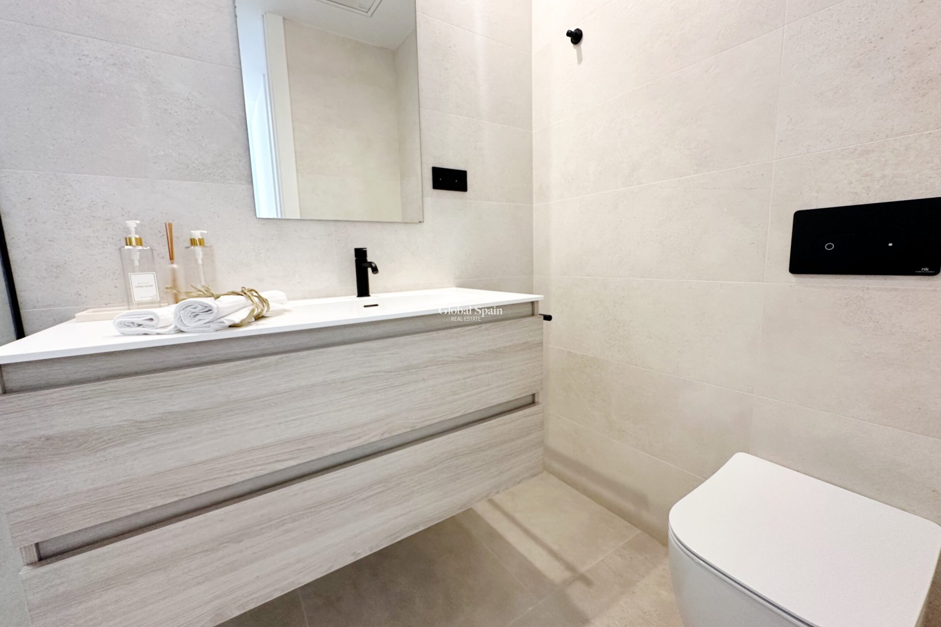 Revente - VILLA -
SANTA ROSALÍA - Inland