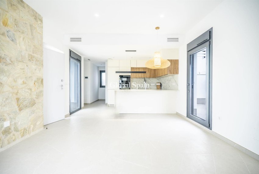 Revente - VILLA -
SANTA ROSALÍA - Inland