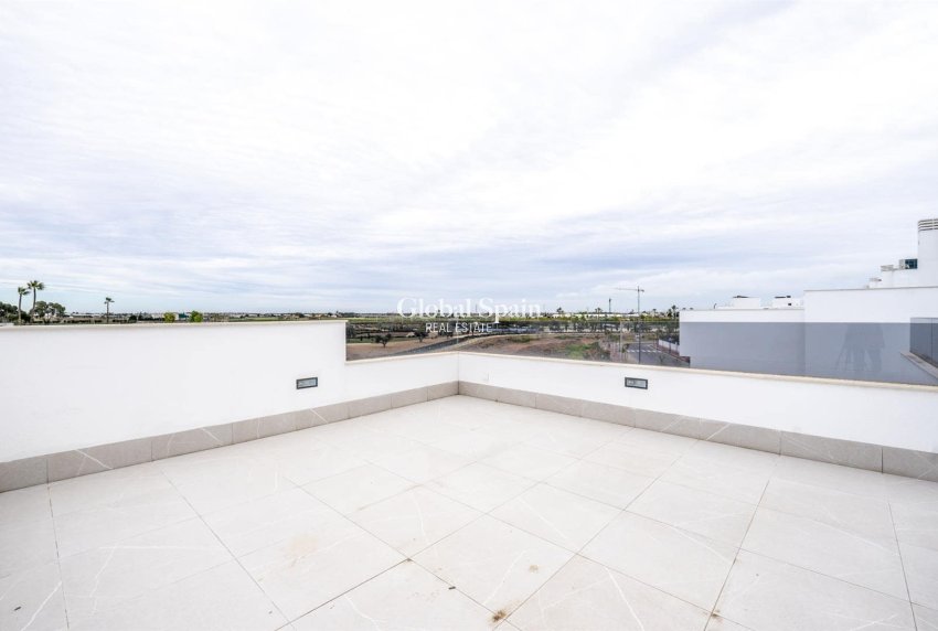 Revente - VILLA -
SANTA ROSALÍA - Inland