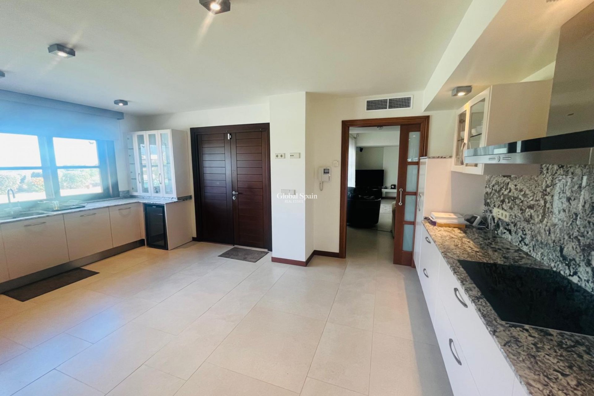 Revente - VILLA -
SUCINA - Inland