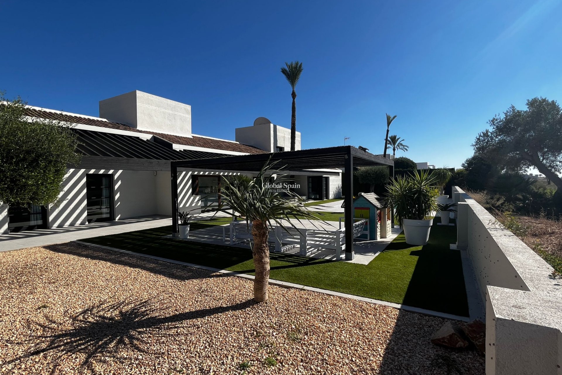 Revente - VILLA -
SUCINA - Inland