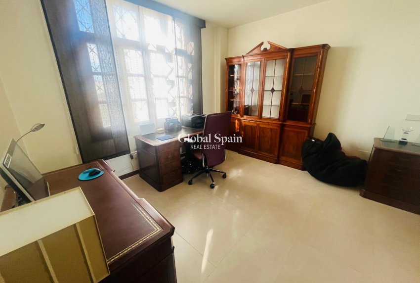 Revente - VILLA -
SUCINA - Inland