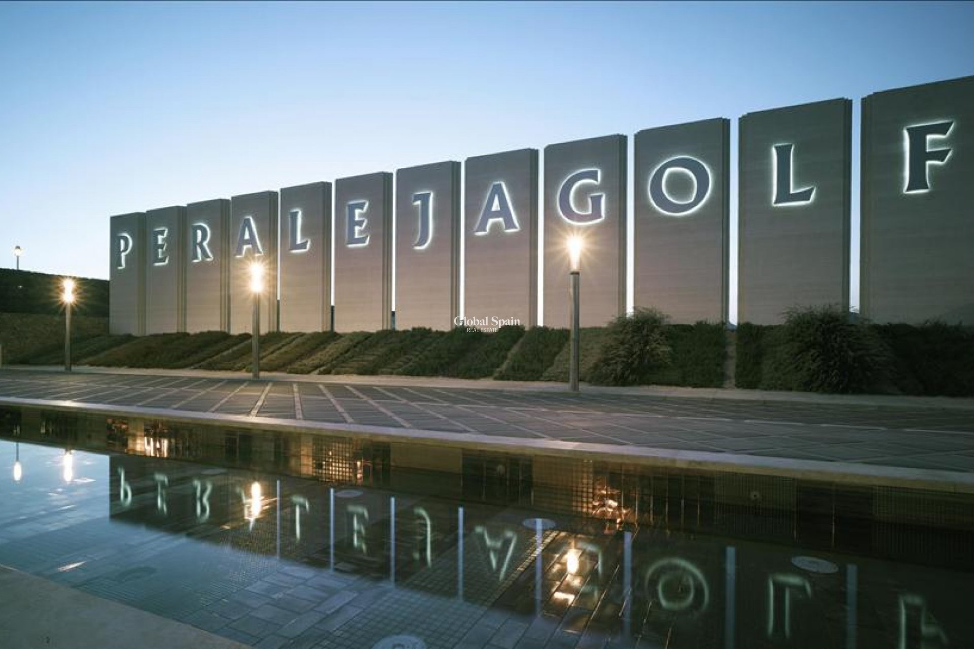 Revente - VILLA -
SUCINA - Inland