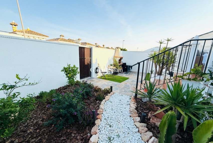 Revente - VILLA -
SUCINA - Inland