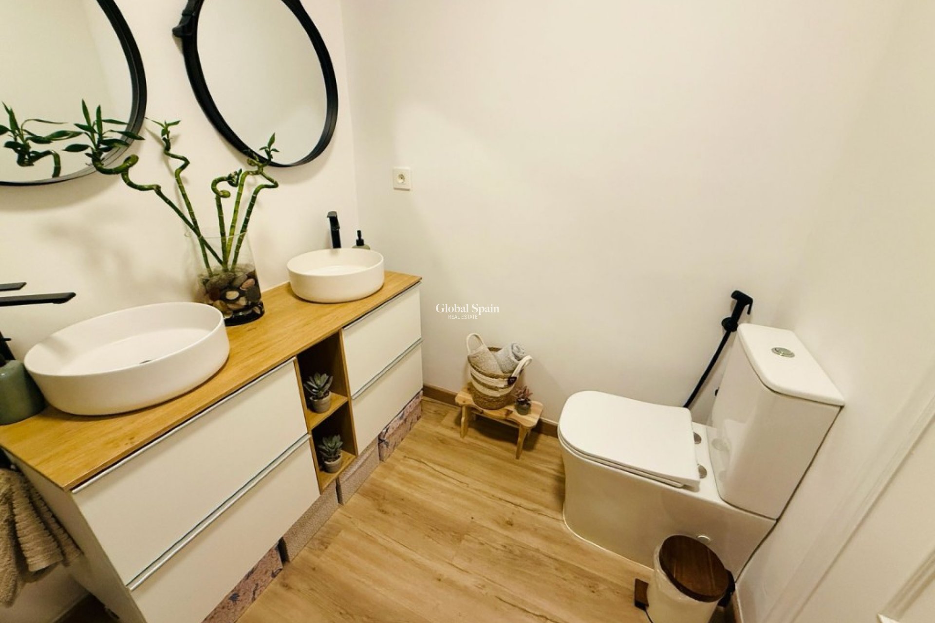Revente - VILLA -
SUCINA - Inland