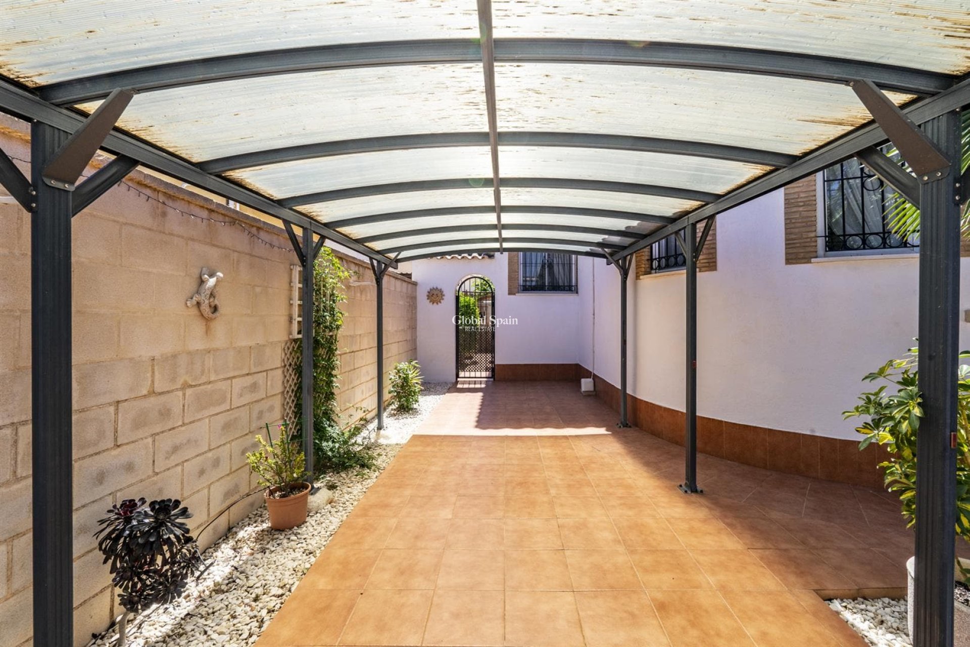 Revente - VILLA -
SUCINA - Inland