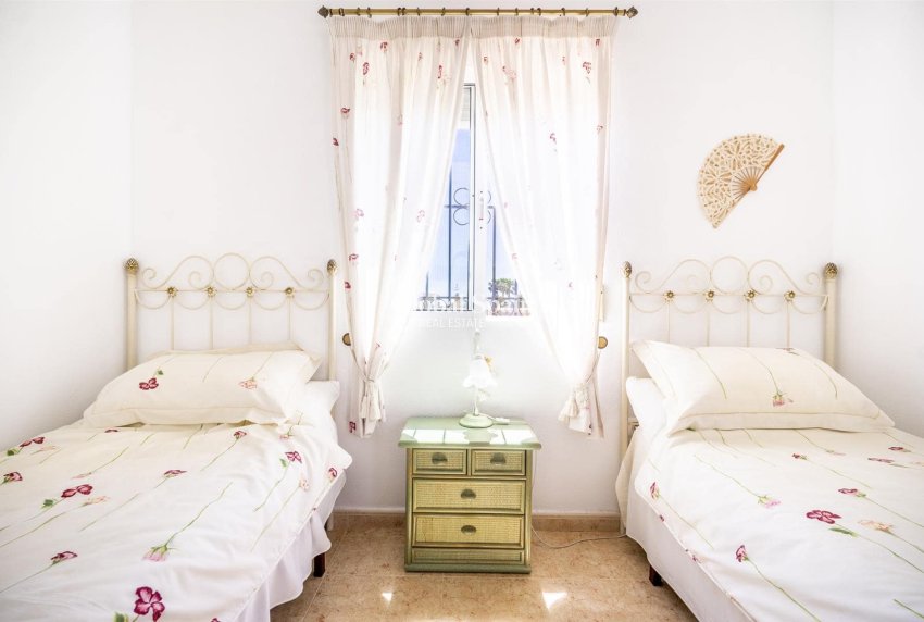 Revente - VILLA -
SUCINA - Inland