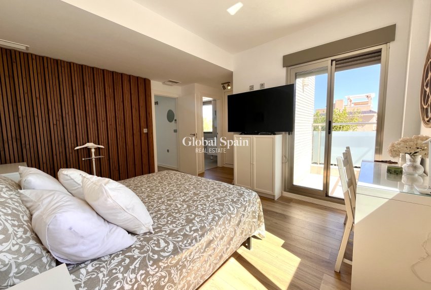 Revente - VILLA -
TORRE DE LA HORADADA - Costa Blanca