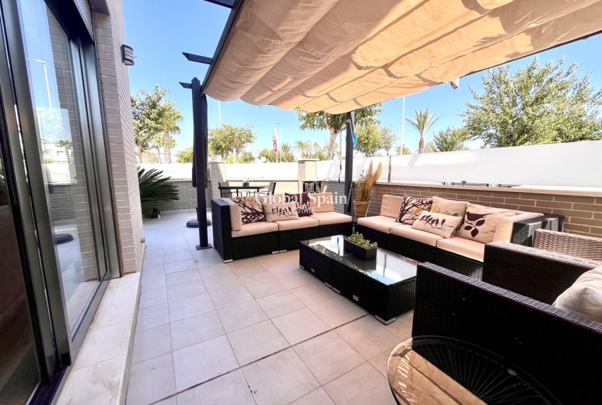 Revente - VILLA -
TORRE DE LA HORADADA - Costa Blanca