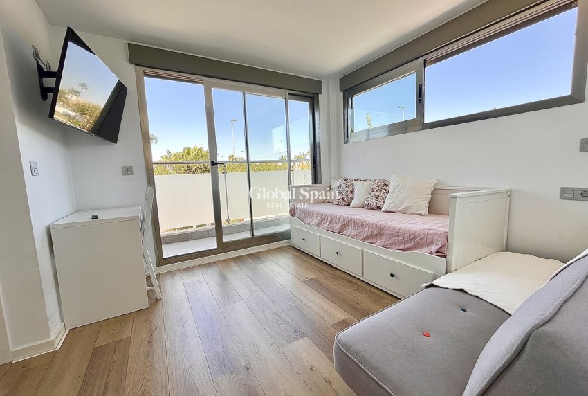 Revente - VILLA -
TORRE DE LA HORADADA - Costa Blanca