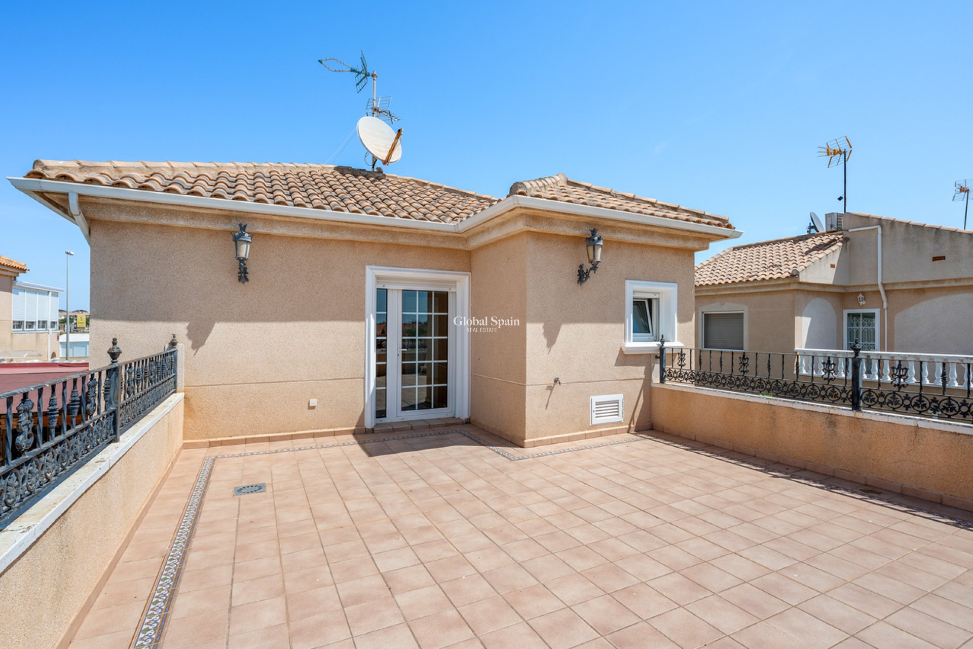 Revente - VILLA -
TORRE DE LA HORADADA - Costa Blanca