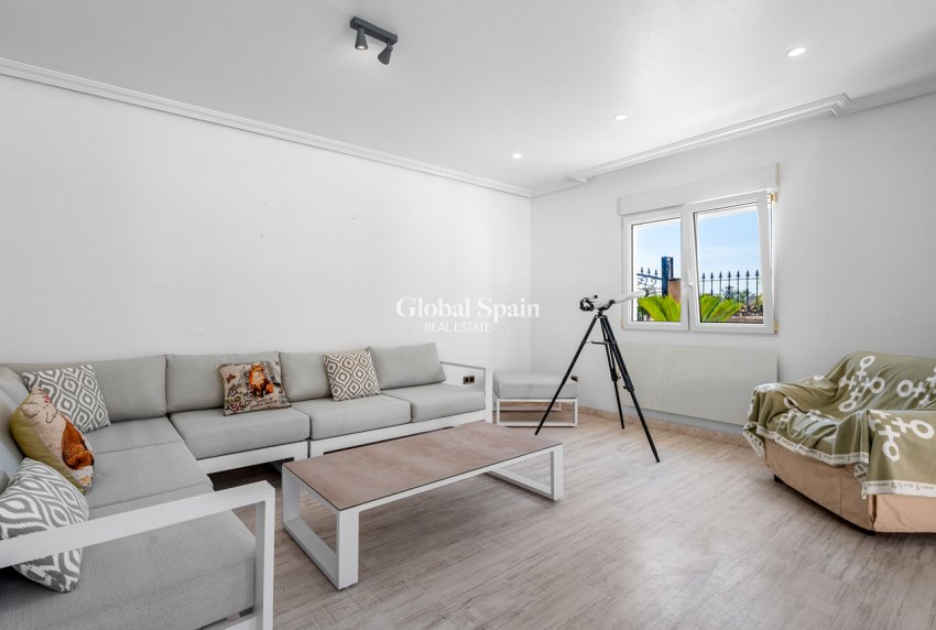 Revente - VILLA -
TORRE DE LA HORADADA - Costa Blanca