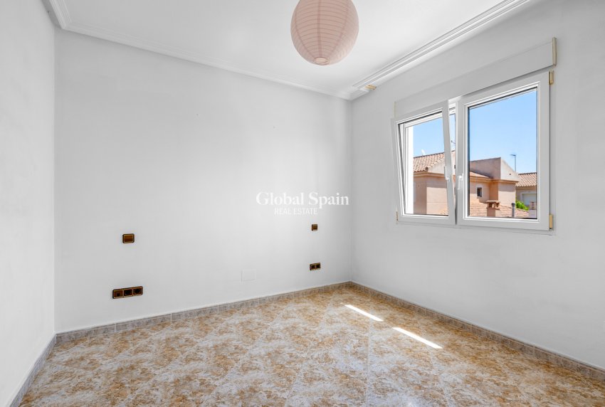 Revente - VILLA -
TORRE DE LA HORADADA - Costa Blanca