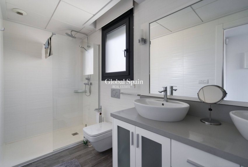 Revente - VILLA -
TORREVIEJA - Aguas nuevas 2