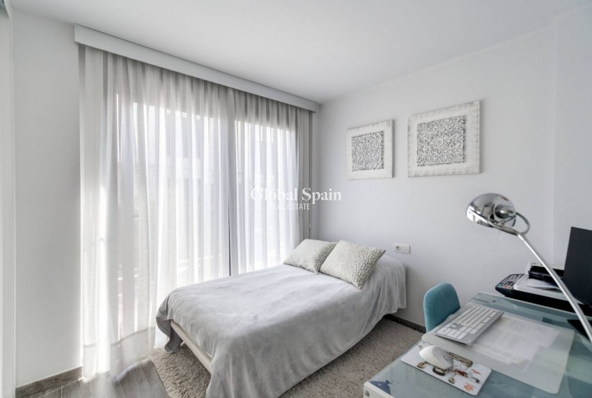 Revente - VILLA -
TORREVIEJA - Aguas nuevas 2