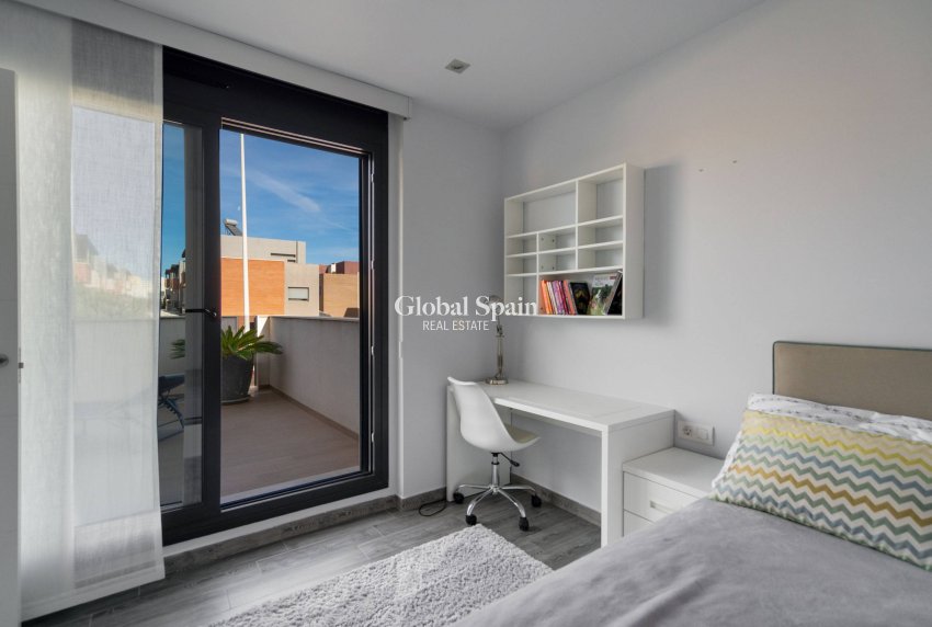 Revente - VILLA -
TORREVIEJA - Aguas nuevas 2