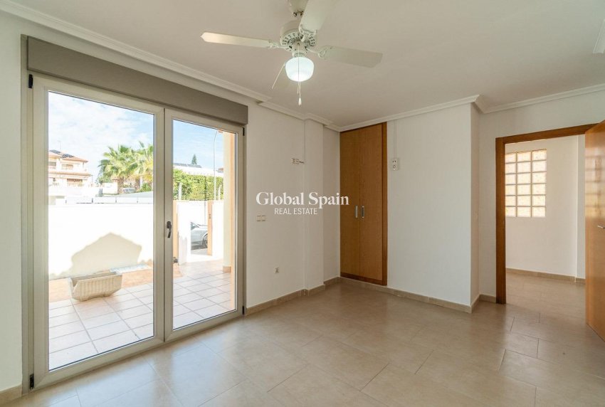 Revente - VILLA -
TORREVIEJA - Aguas nuevas 2